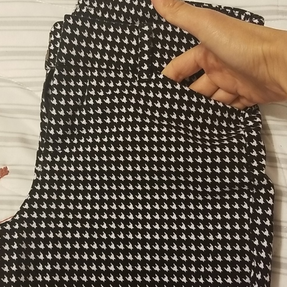 Old Navy Pixie Pants - image 4